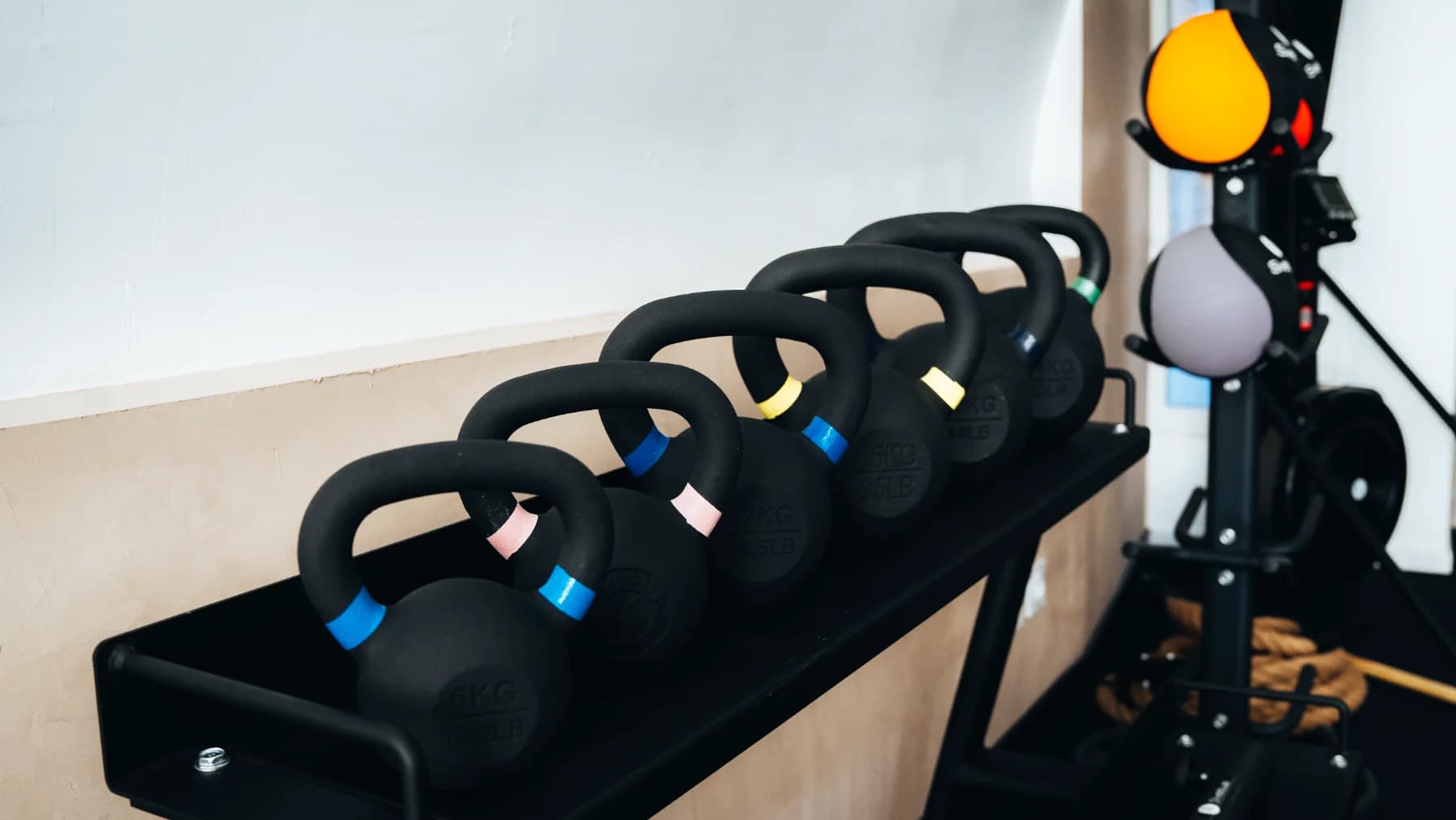 Rangée de kettlebells du cabinet